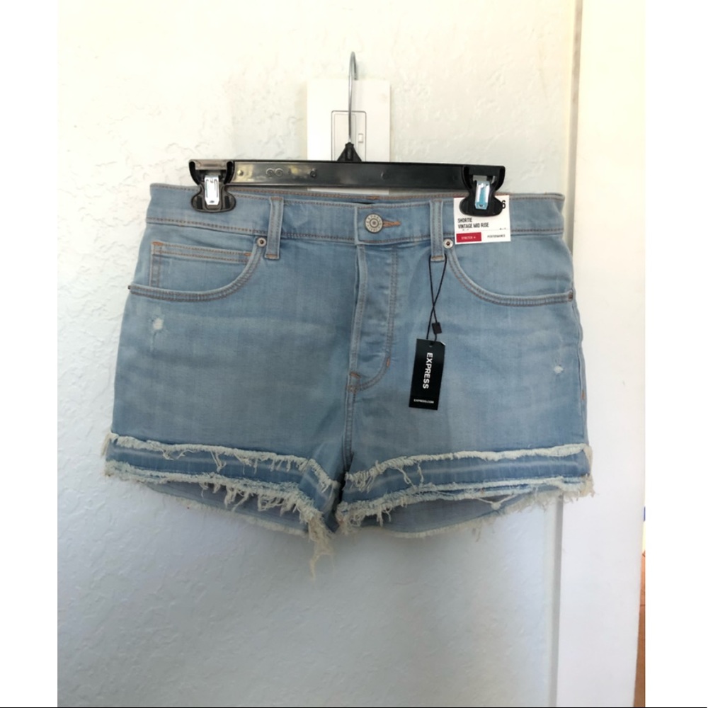 Vintage Light Wash Mid-rise Shorts